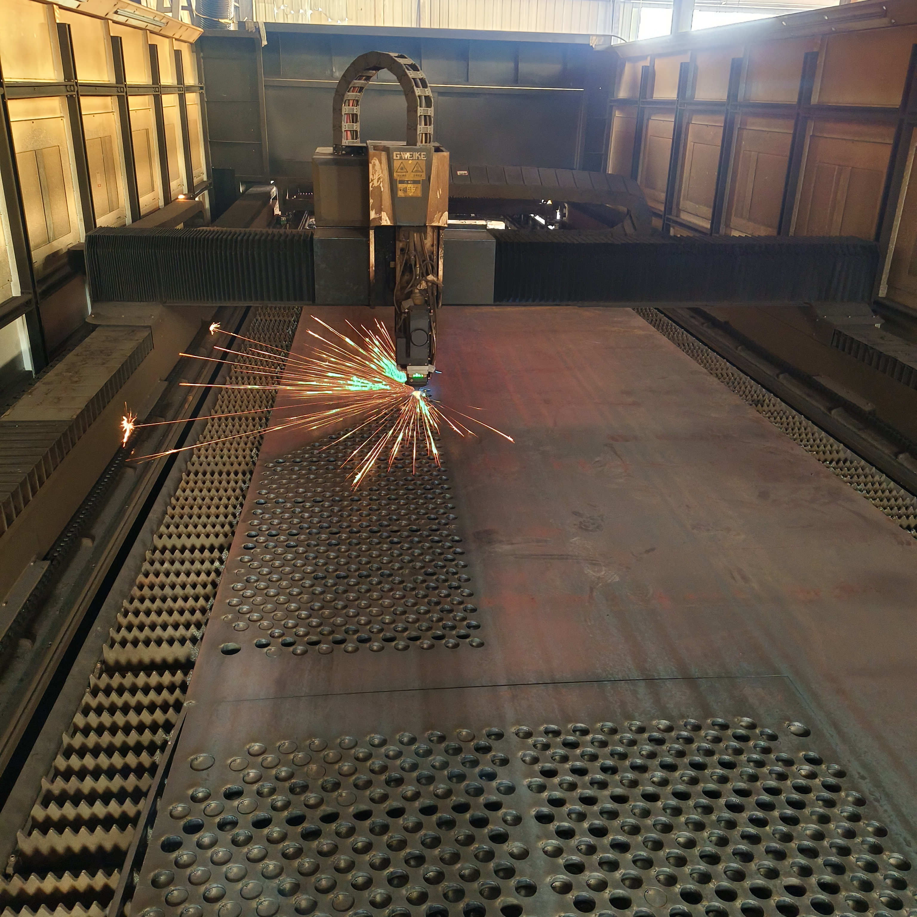 Q550E高强板激光切割